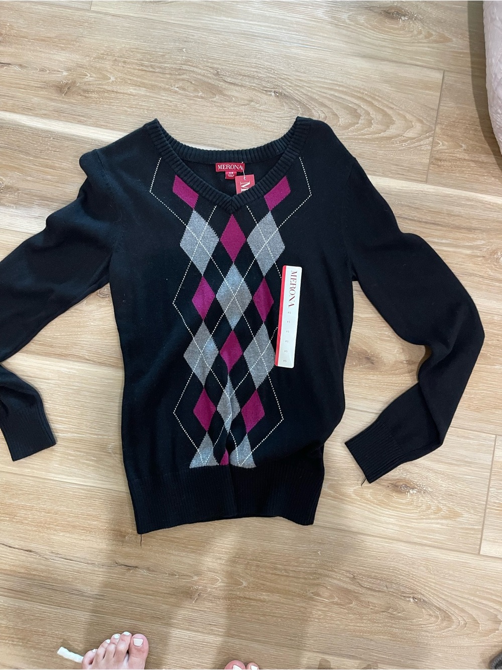 Merona Black V-Neck Sweater with Pink & Gray Argyle